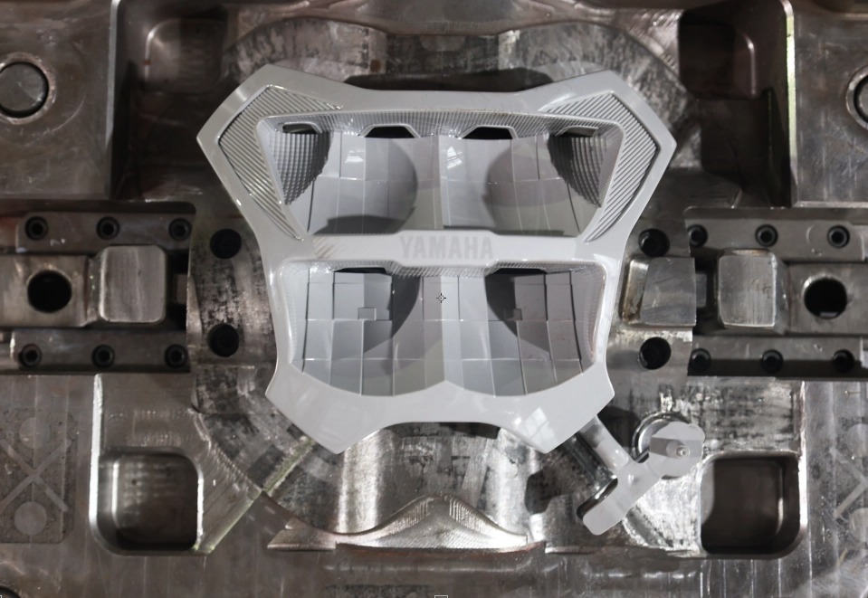 Moldeo por inyecci&oacute;n de motocicletas